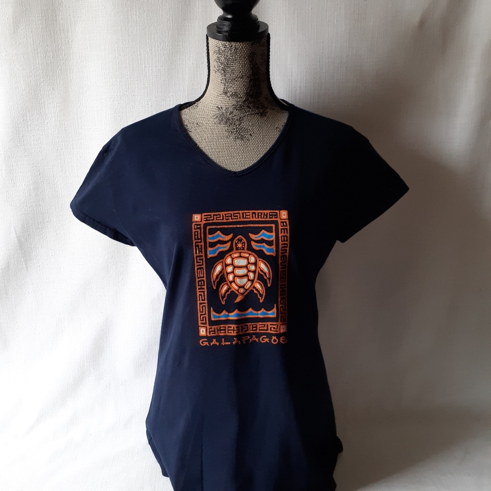 Galapagos women's navy v-neck short sleeve top size L
